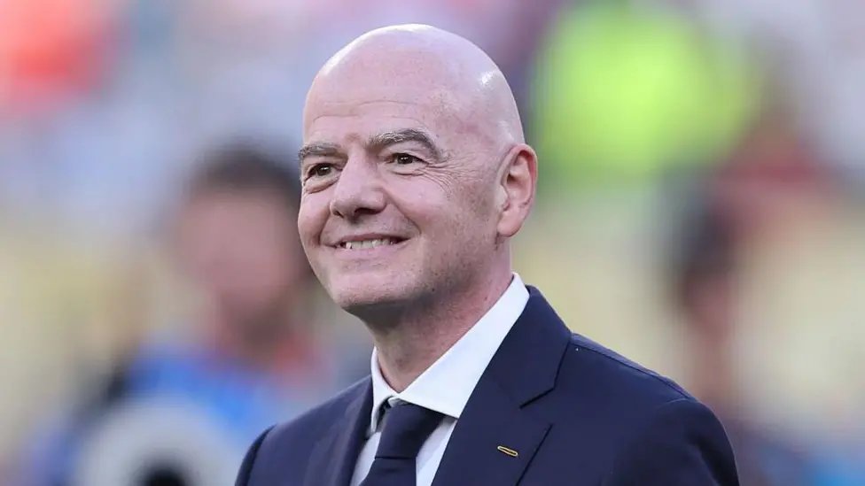 Infantino yageneye ubutumwa bukakaye abanenga FIFA
