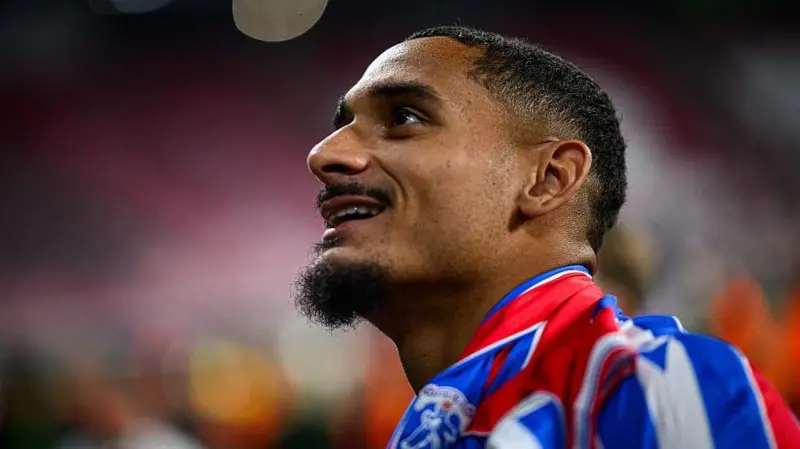 Myugariro w’Umufaransa Maxence Lacroix ni umukinnyi mushya wa Chelsea. Yavuye muri Crystal Palace ku £51M, asinya kugeza mu 2032.
