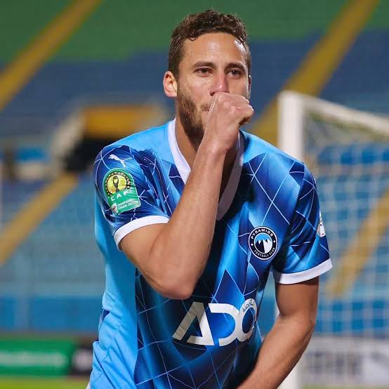 ramadan sobhi ari mu bihe bikomeye nyuma y’uko igihano cy’imyaka ine cyo guhagarikwa mu mupira w’amaguru cyemejwe, mu gihe pyramids fc iri gutekereza ku masezerano ye.